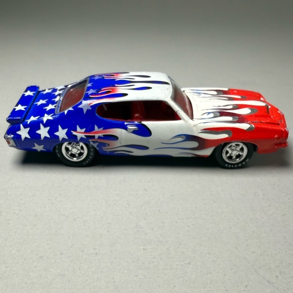 Johnny Lightning JL Collection 1971 Pontiac GTO 455 Red White Blue Die-Cast 1:64